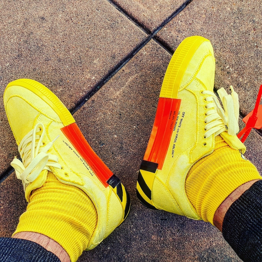 OFF-WHITE yellow vulcanized size 10.5 authentic